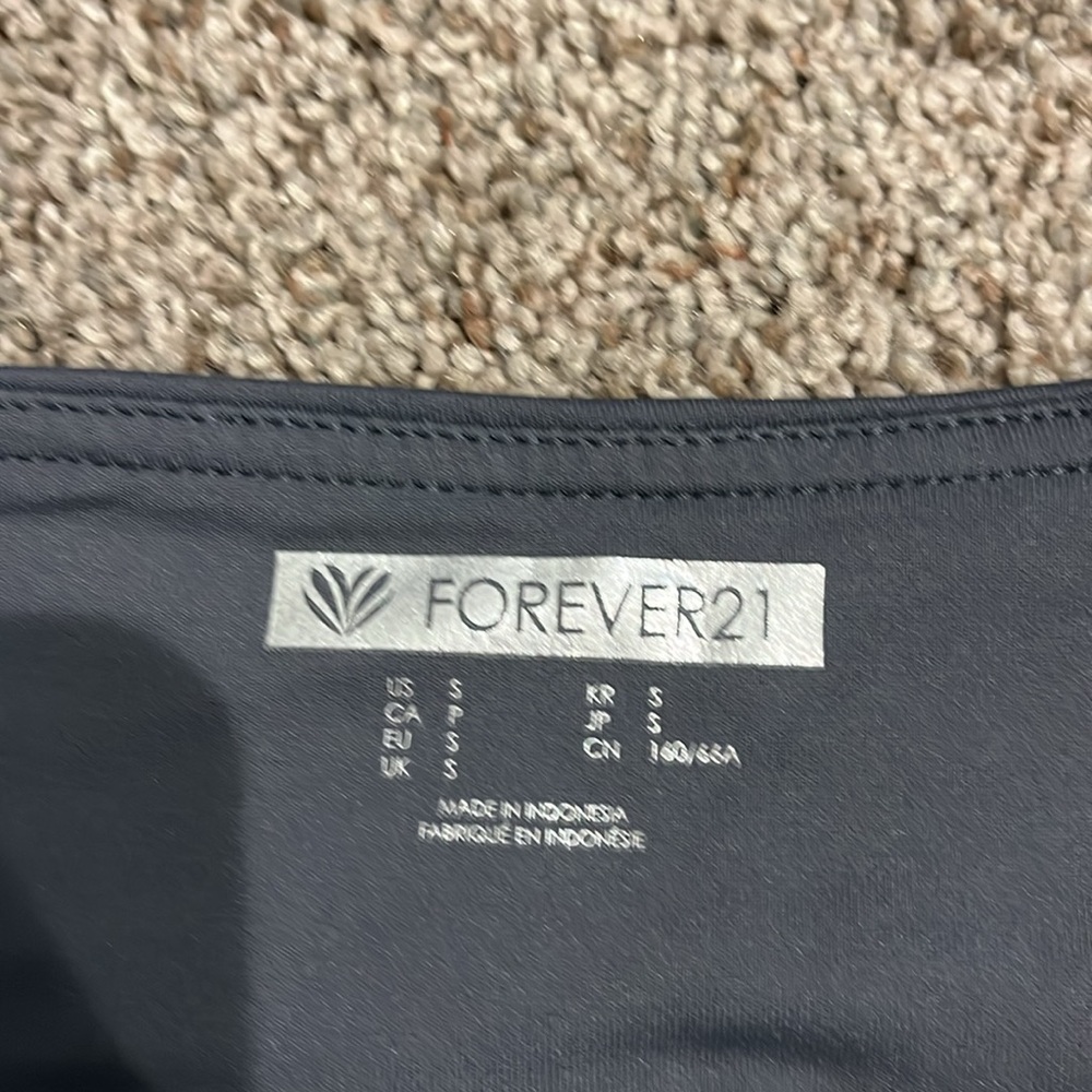 Forever 21 charcoal spandex shorts size small - Picture 3 of 6